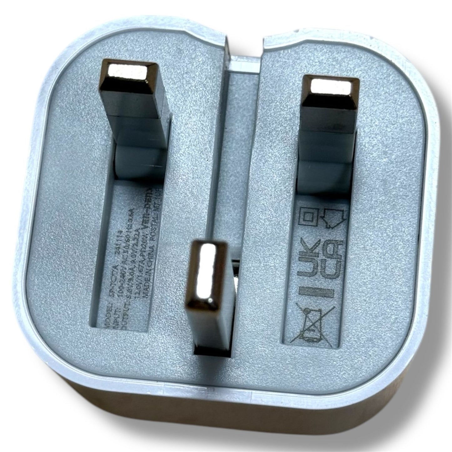 White USB-C Adapter – Compact, Reliable, and Efficient