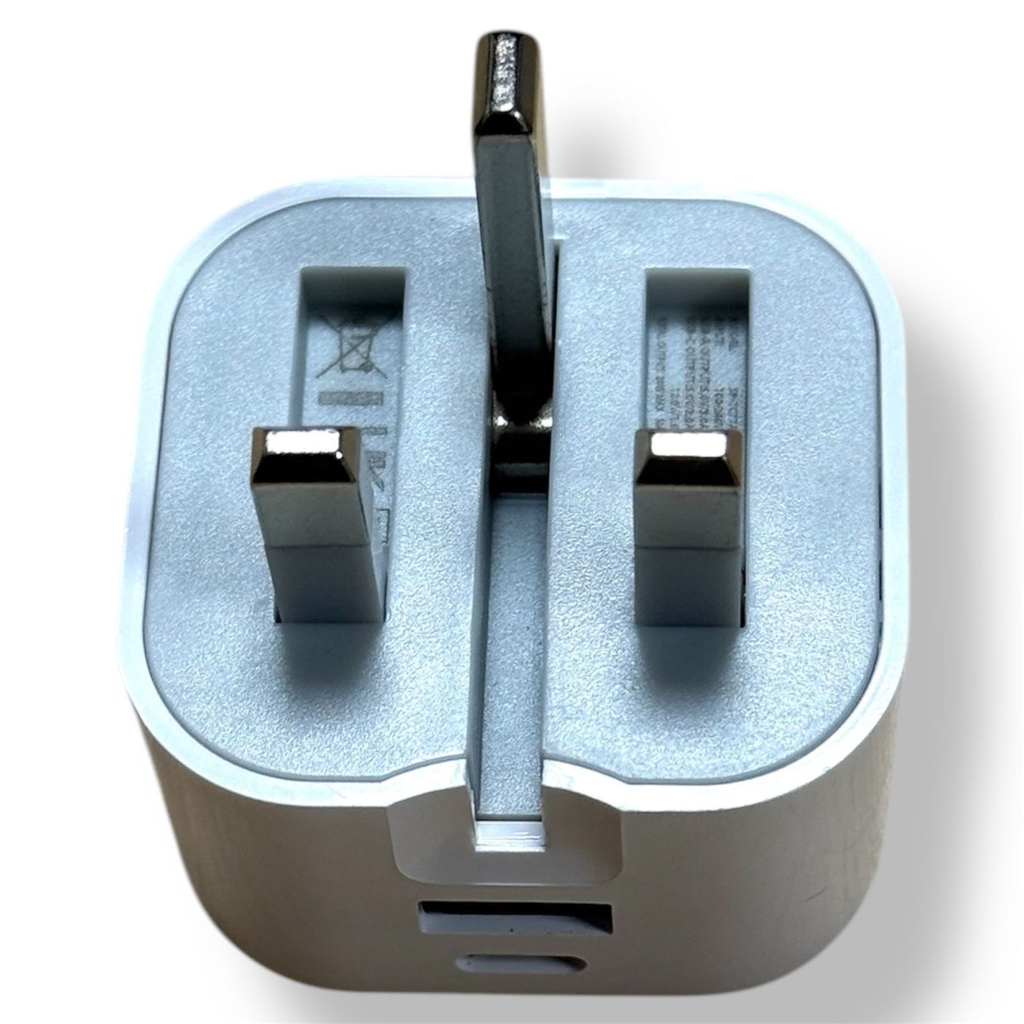 White USB-C Adapter – Compact, Reliable, and Efficient