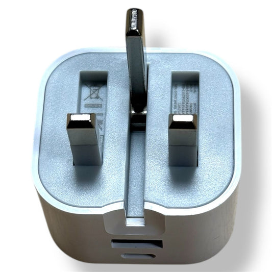 White USB-C Adapter – Compact, Reliable, and Efficient